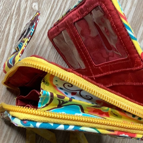 Vera Bradley Turn Lock Provençal Wallet. - Picture 7 of 10